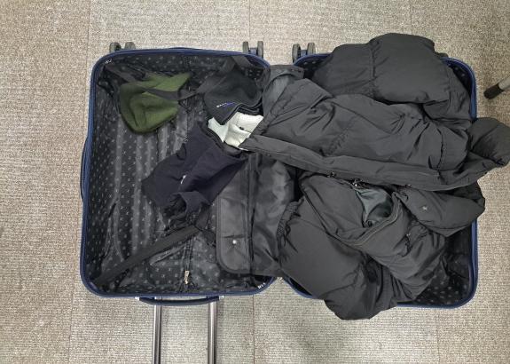 파란색 계열의 캐리어