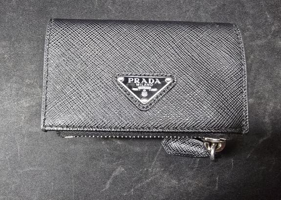 프라다지갑