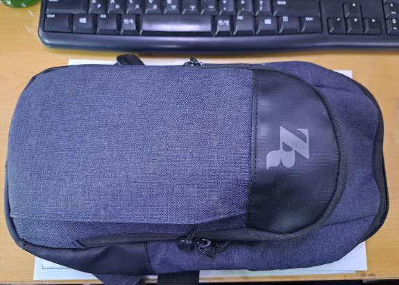 남성지갑, 스마트폰, 작은가방