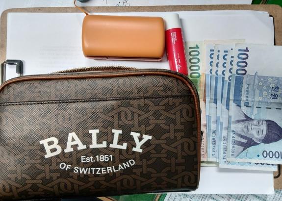 BALLY 지갑