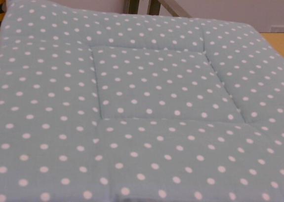 (04) 하늘색 흰색 땡땡이 방석