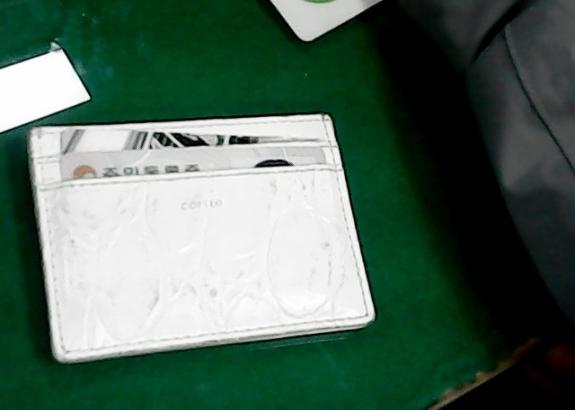 하얀색 cortte 여성용 카드 지갑