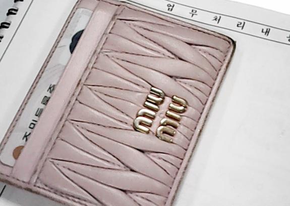 여성용 카드지갑(miu miu)